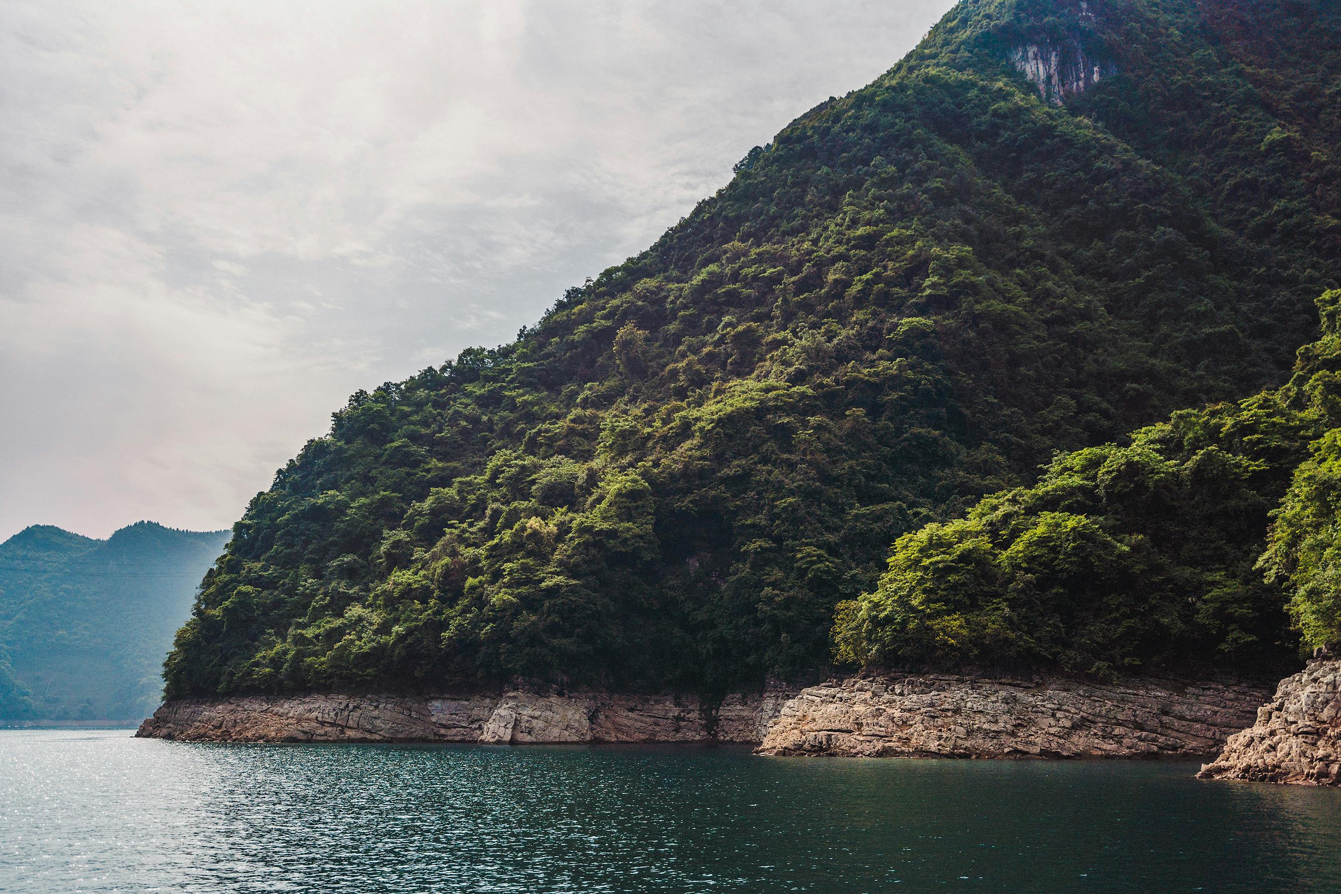 The Top Yangtze River Cruise Ships with Rooftop Decks