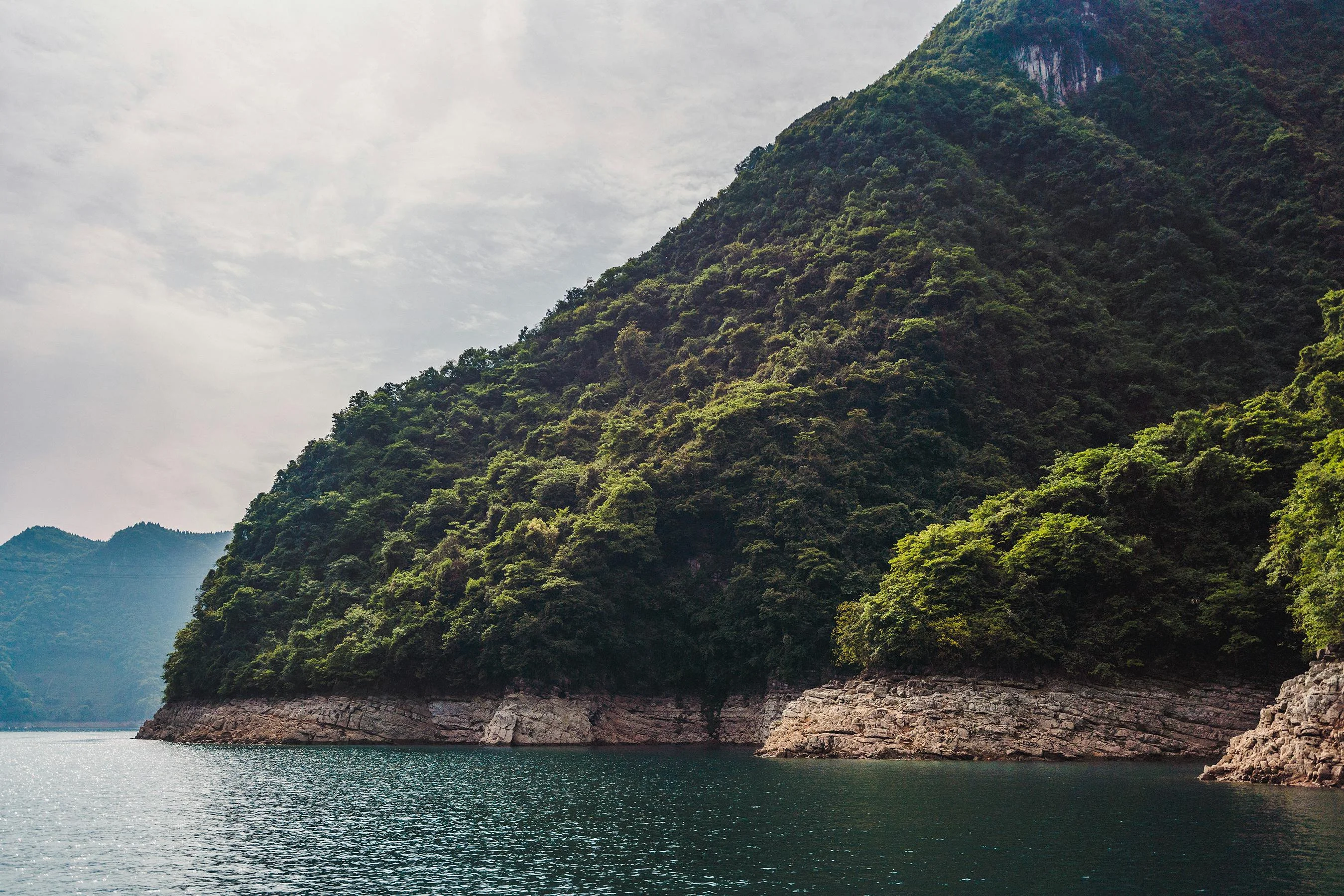 The Top Yangtze River Cruise Ships with Rooftop Decks